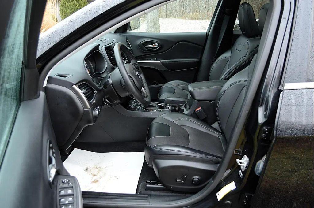 used 2022 Jeep Cherokee car, priced at $25,950