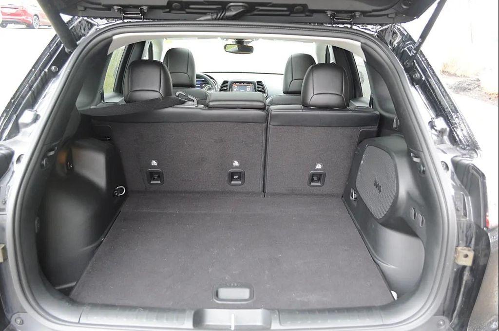 used 2022 Jeep Cherokee car, priced at $25,950