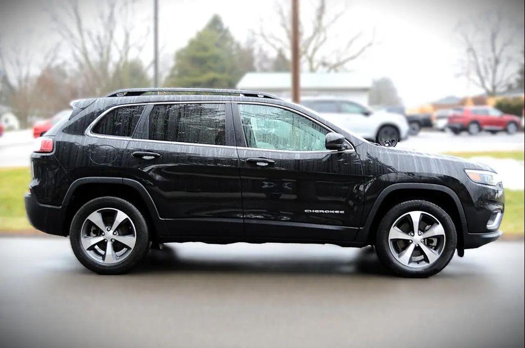 used 2022 Jeep Cherokee car, priced at $25,950