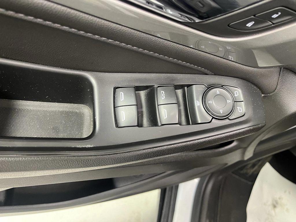 used 2023 Chevrolet Traverse car, priced at $29,995