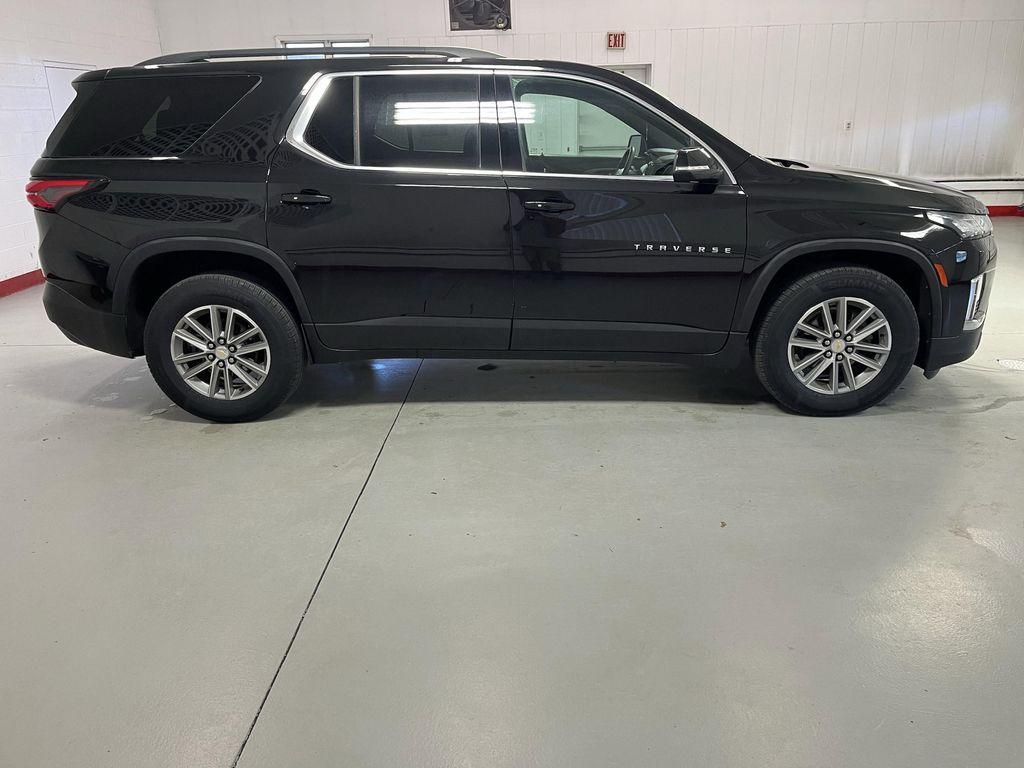 used 2023 Chevrolet Traverse car, priced at $27,495