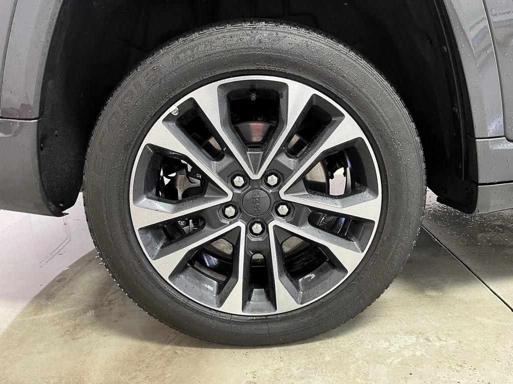 used 2023 Jeep Grand Cherokee L car