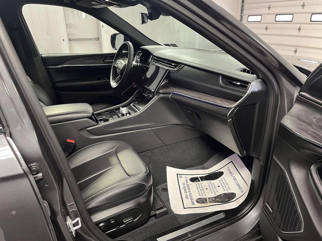 used 2023 Jeep Grand Cherokee L car