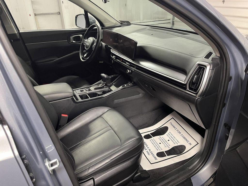 used 2024 Kia Sorento car, priced at $25,495