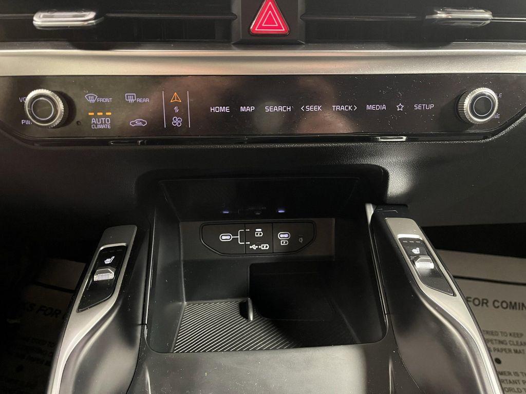 used 2024 Kia Sorento car, priced at $25,495