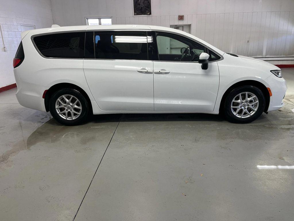 used 2023 Chrysler Pacifica car, priced at $28,995
