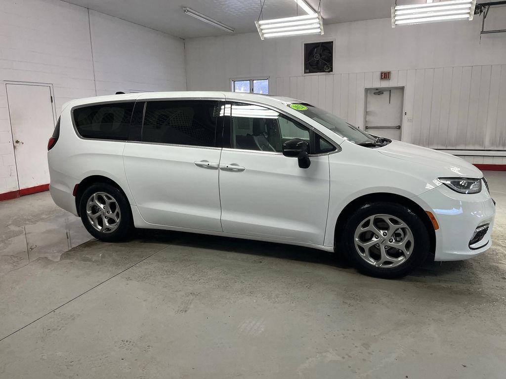used 2024 Chrysler Pacifica car, priced at $33,995