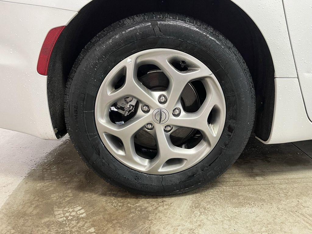 used 2024 Chrysler Pacifica car, priced at $33,995