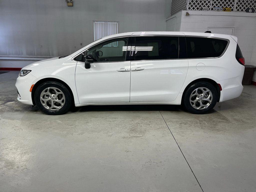 used 2024 Chrysler Pacifica car, priced at $33,995