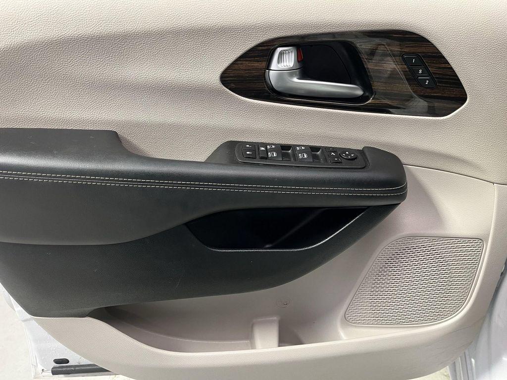 used 2024 Chrysler Pacifica car, priced at $33,995