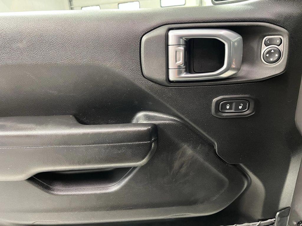 used 2021 Jeep Gladiator car, priced at $30,495