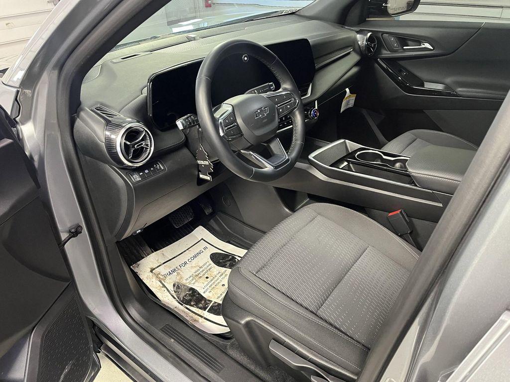 used 2025 Chevrolet Equinox car, priced at $27,995