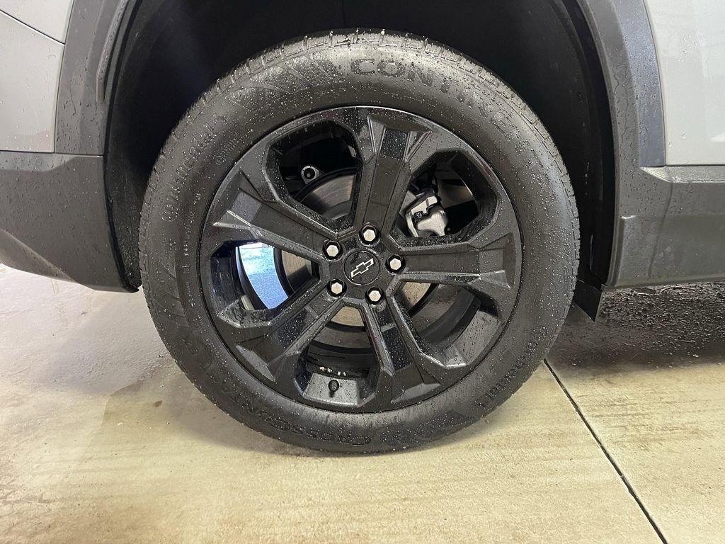 used 2025 Chevrolet Equinox car, priced at $27,995