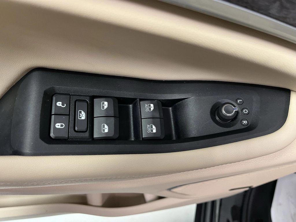 used 2023 Jeep Grand Cherokee car, priced at $29,495