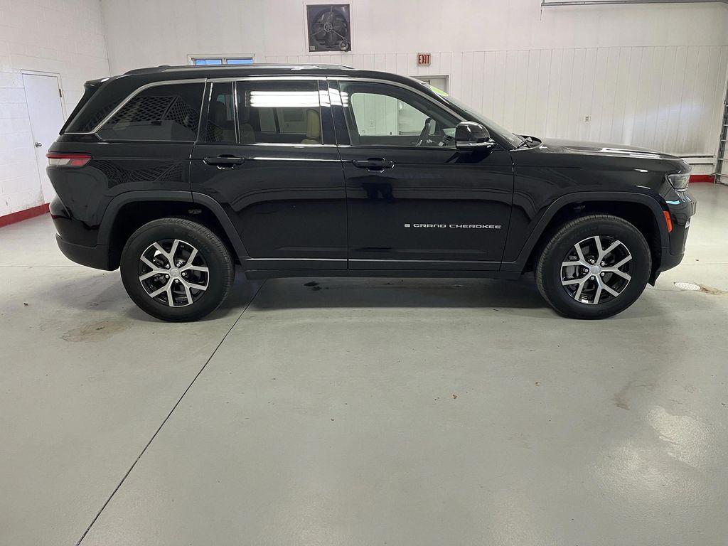 used 2023 Jeep Grand Cherokee car, priced at $29,495