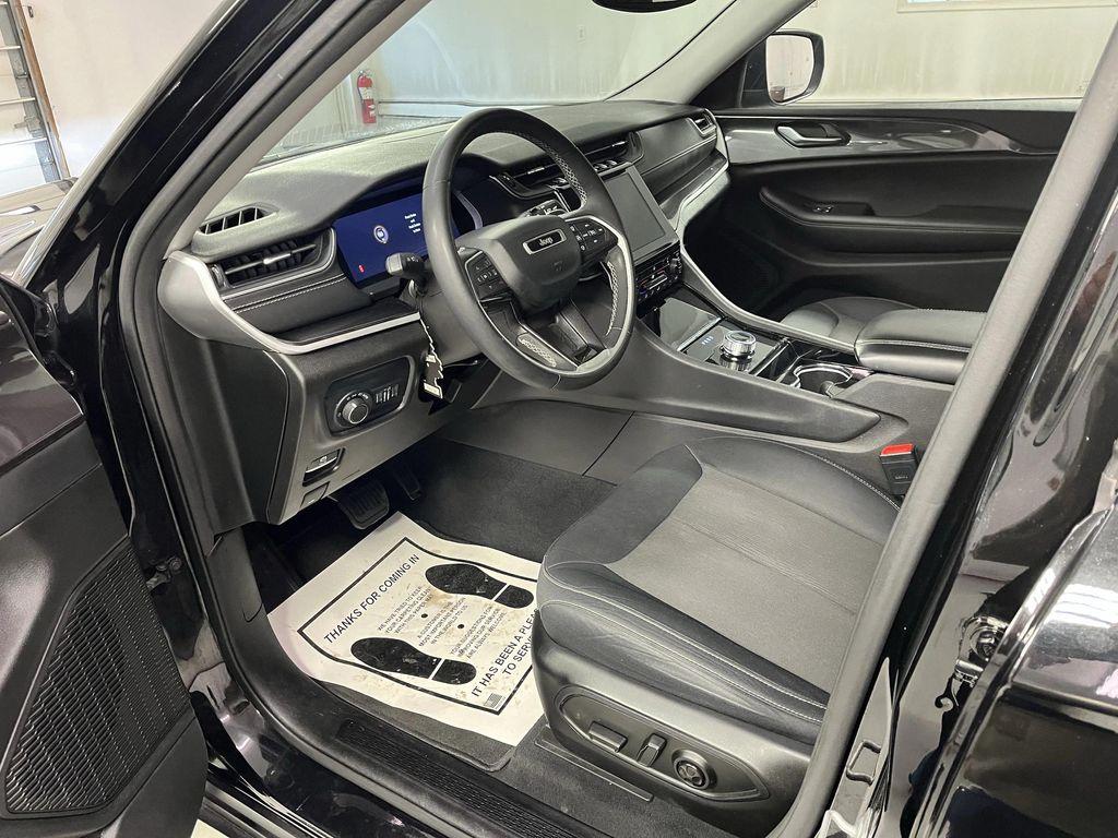 used 2023 Jeep Grand Cherokee car, priced at $27,995