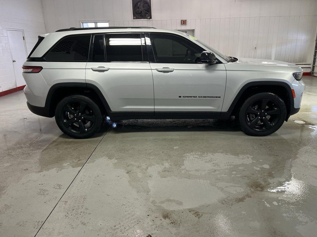 used 2023 Jeep Grand Cherokee car, priced at $29,995