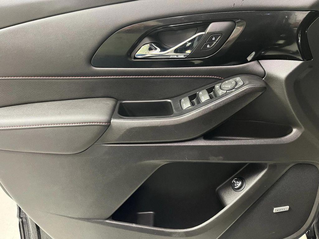 used 2023 Chevrolet Traverse car, priced at $36,995