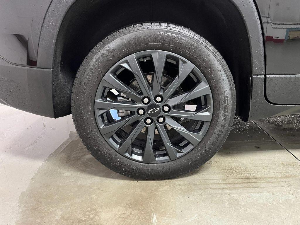 used 2023 Chevrolet Traverse car, priced at $36,995