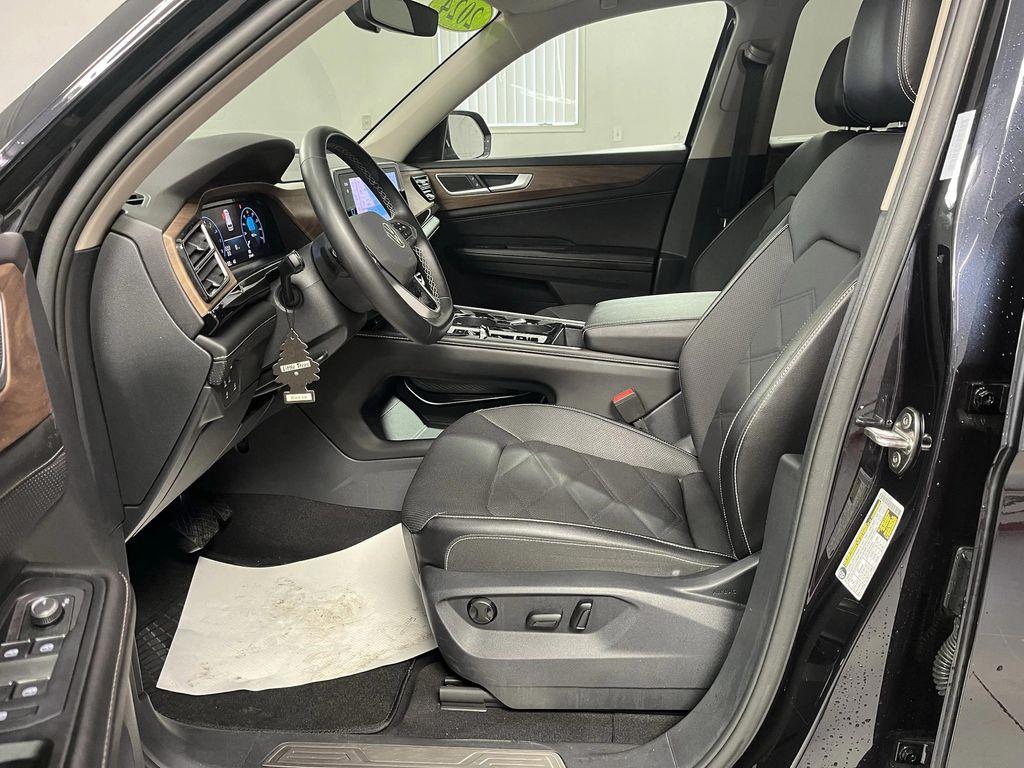 used 2024 Volkswagen Atlas car, priced at $30,995