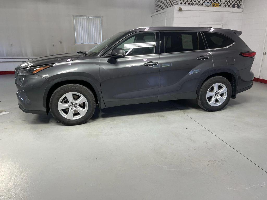 used 2022 Toyota Highlander car, priced at $30,995