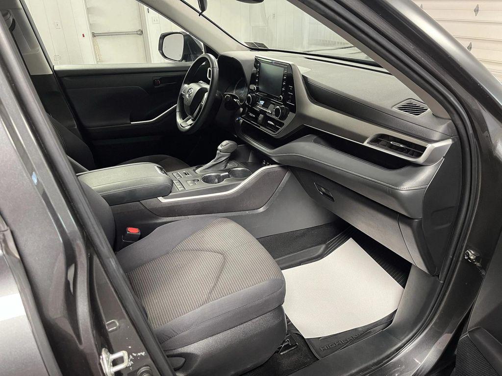 used 2022 Toyota Highlander car, priced at $30,995