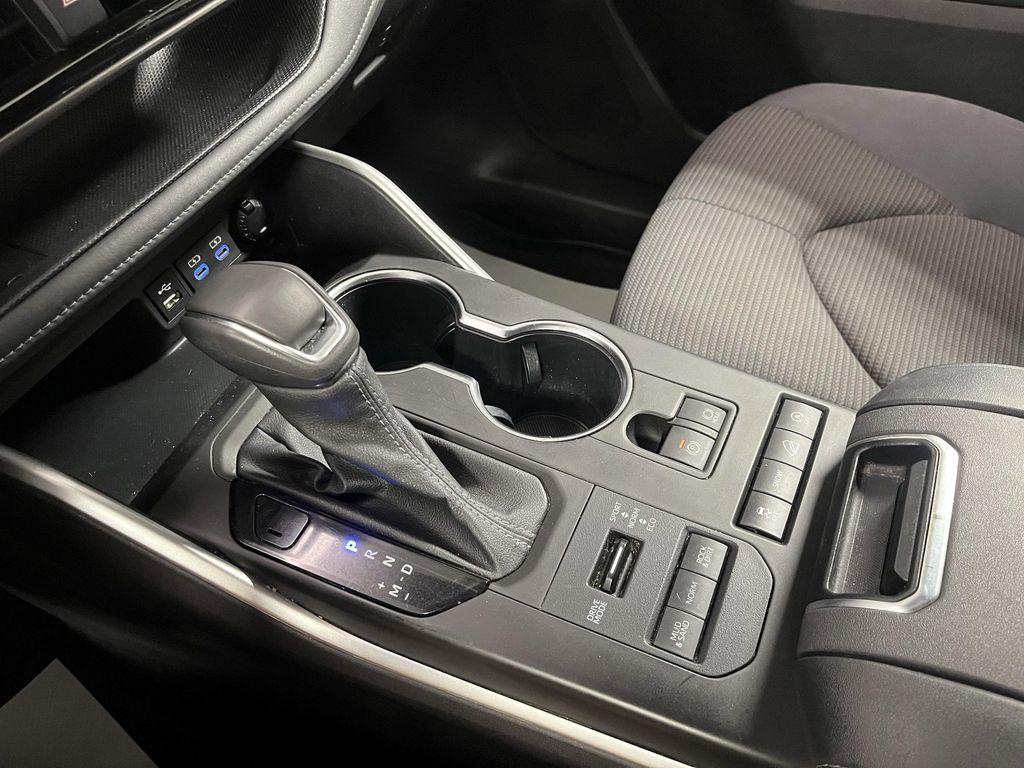 used 2022 Toyota Highlander car, priced at $30,995