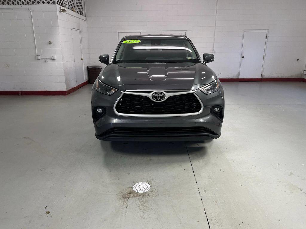 used 2022 Toyota Highlander car, priced at $30,995