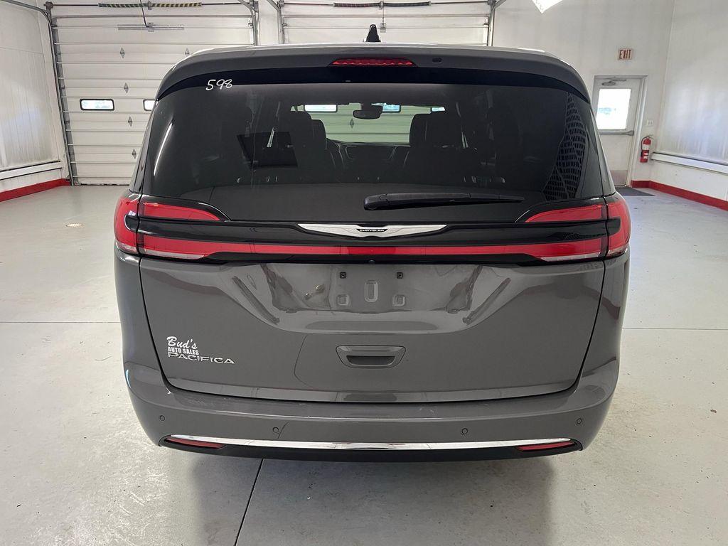 used 2025 Chrysler Pacifica car, priced at $29,995