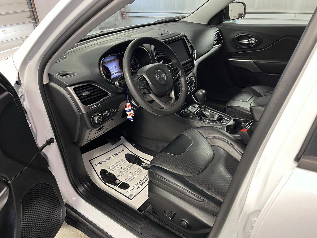 used 2022 Jeep Cherokee car, priced at $23,495