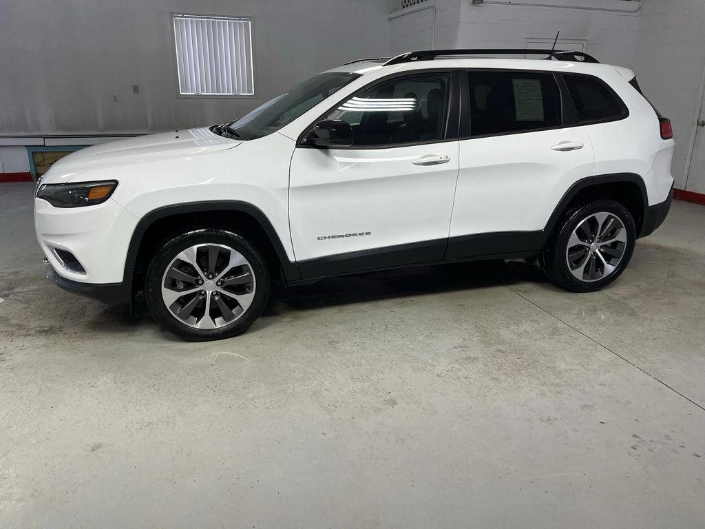 used 2022 Jeep Cherokee car, priced at $23,495