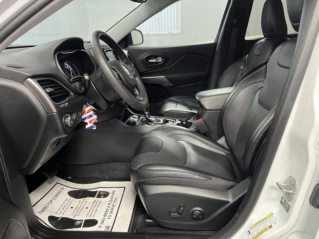 used 2022 Jeep Cherokee car, priced at $23,495