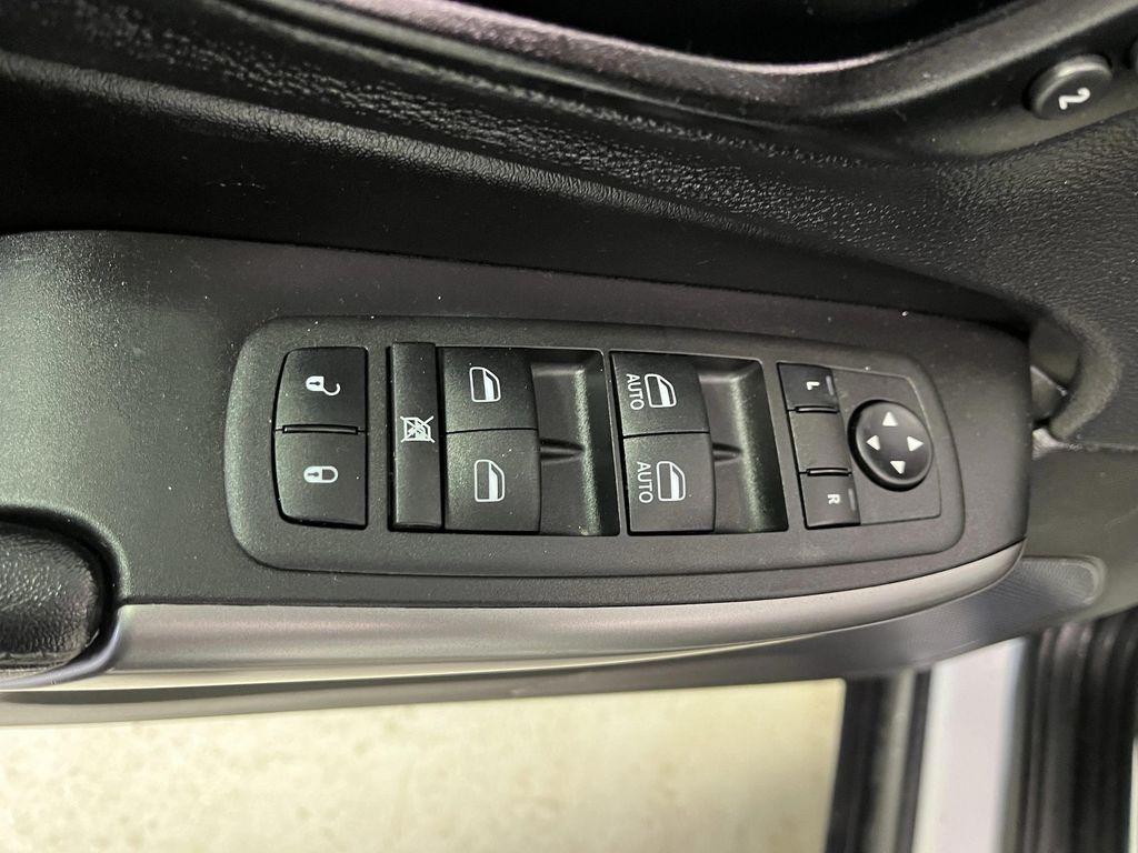 used 2022 Jeep Cherokee car, priced at $23,495