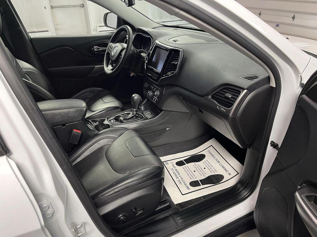 used 2022 Jeep Cherokee car, priced at $23,495