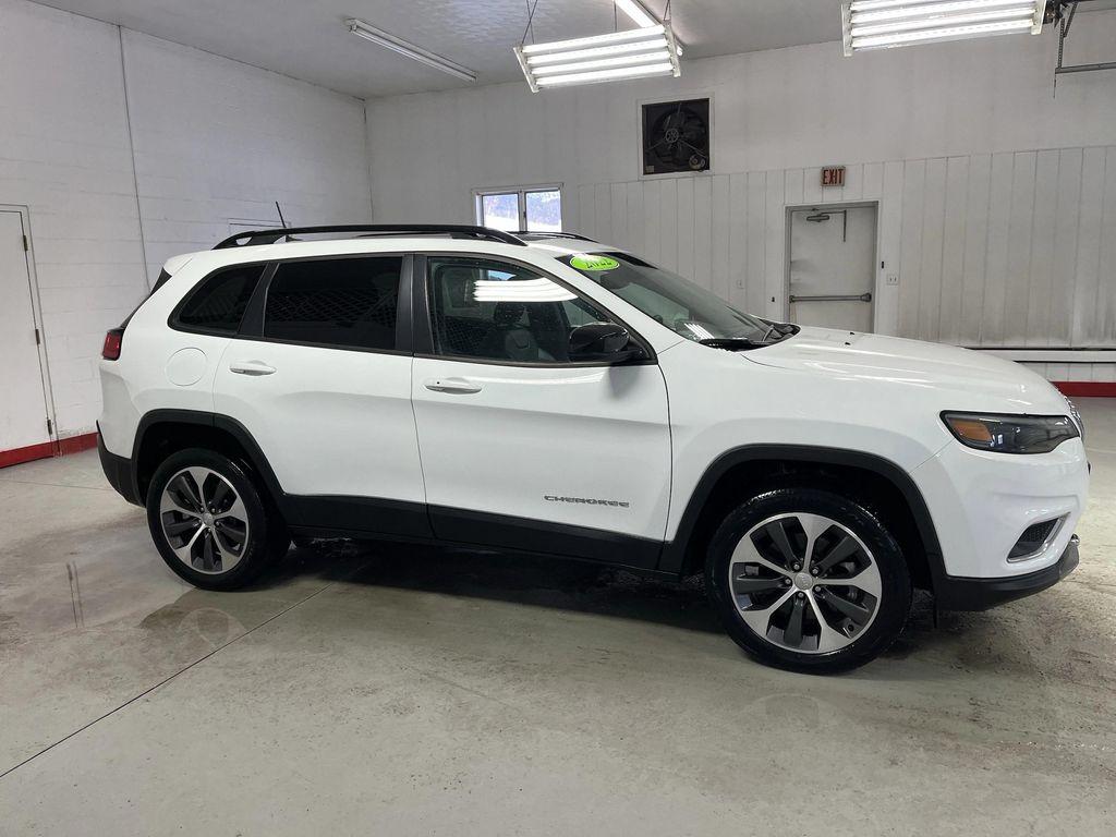 used 2022 Jeep Cherokee car, priced at $23,495