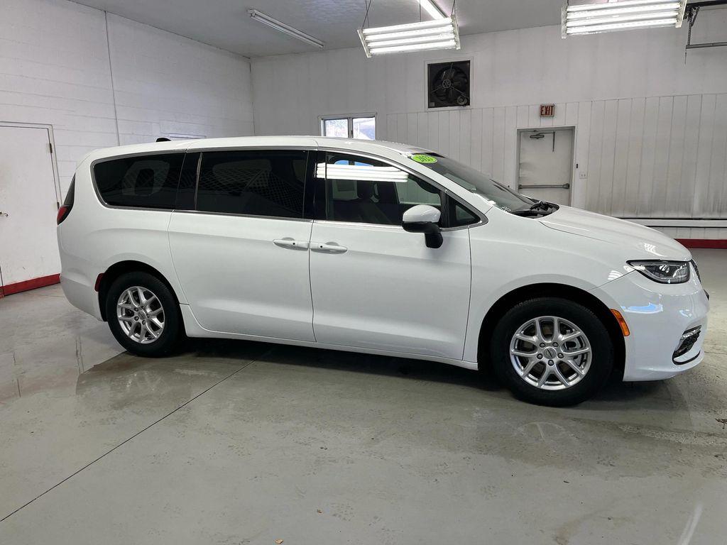 used 2023 Chrysler Pacifica car, priced at $28,995