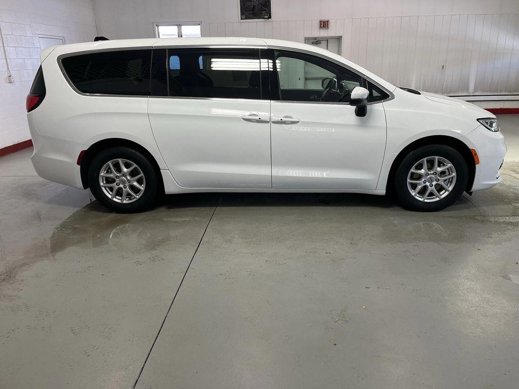 used 2023 Chrysler Pacifica car, priced at $28,995