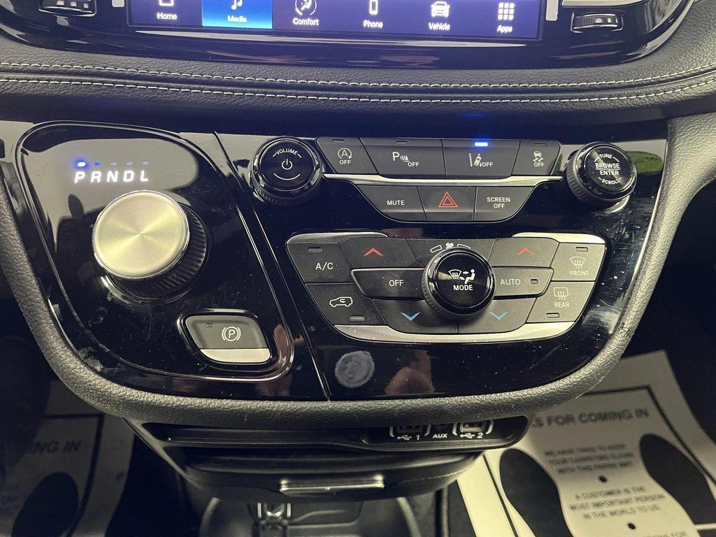 used 2023 Chrysler Pacifica car, priced at $28,995