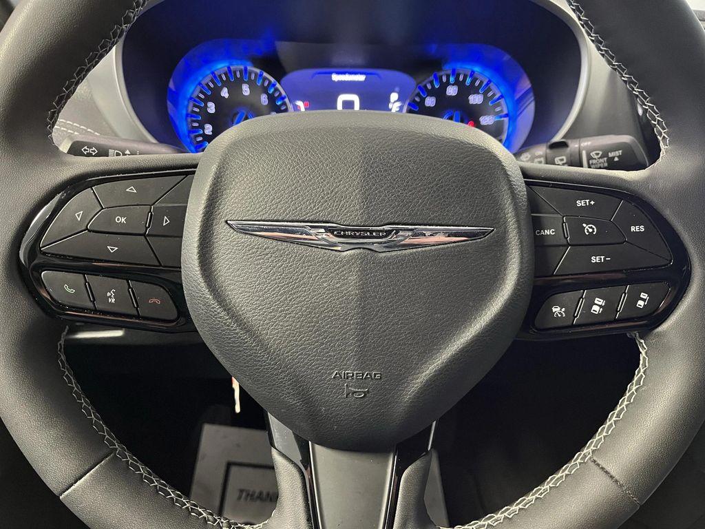 used 2023 Chrysler Pacifica car, priced at $28,995