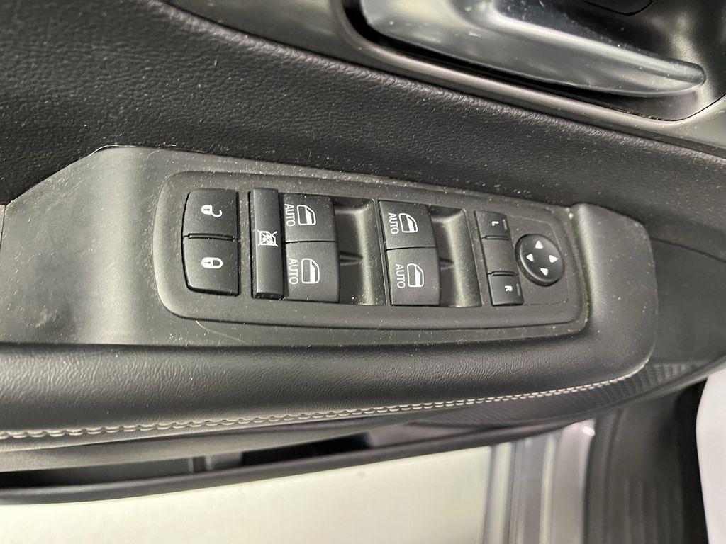 used 2025 Chrysler Pacifica car, priced at $31,995