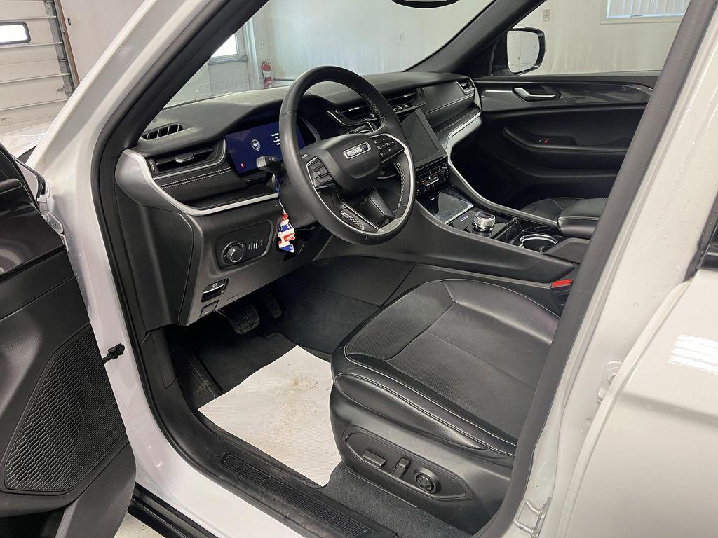 used 2023 Jeep Grand Cherokee car, priced at $30,995