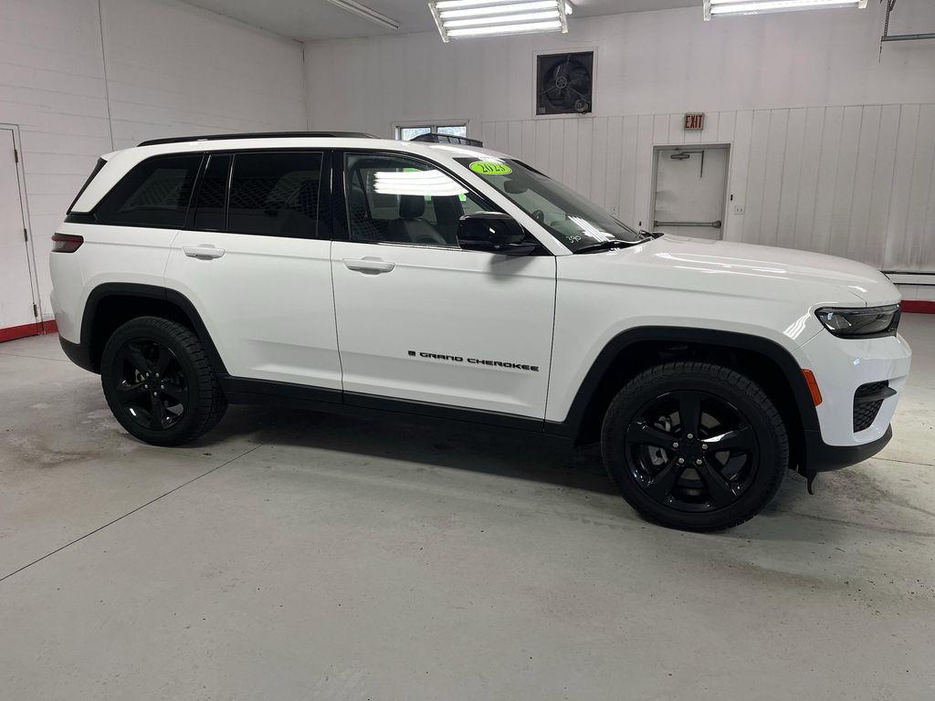 used 2023 Jeep Grand Cherokee car, priced at $30,995