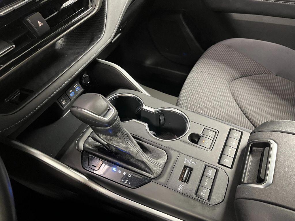 used 2022 Toyota Highlander car, priced at $31,495