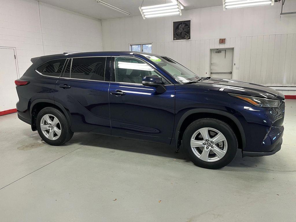 used 2022 Toyota Highlander car, priced at $31,495