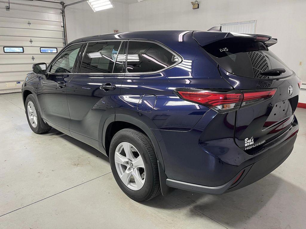 used 2022 Toyota Highlander car, priced at $31,495