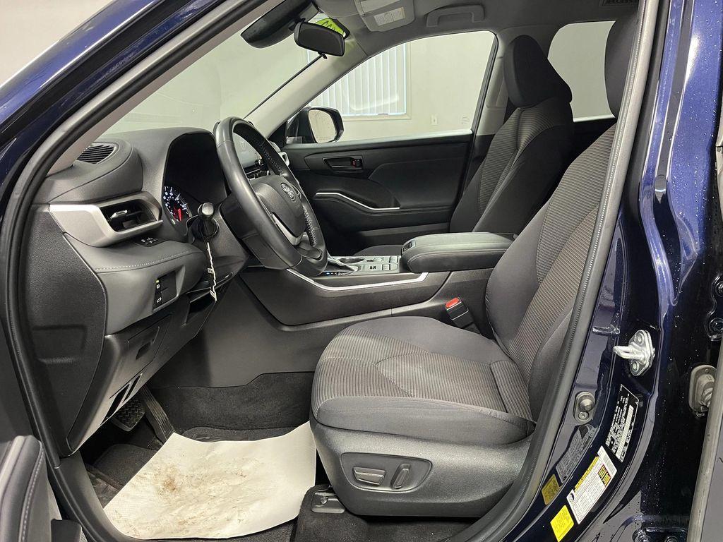 used 2022 Toyota Highlander car, priced at $31,495