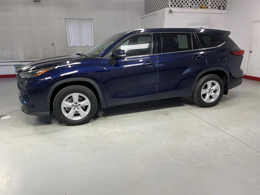 used 2022 Toyota Highlander car, priced at $31,495