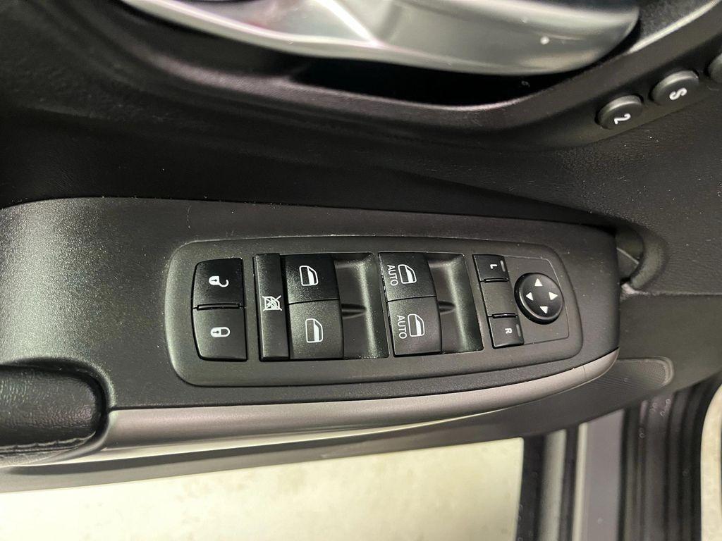 used 2022 Jeep Cherokee car, priced at $23,495