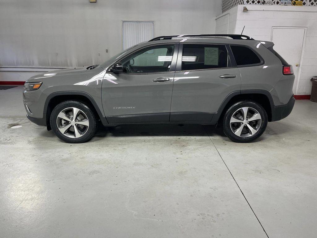 used 2022 Jeep Cherokee car, priced at $23,495