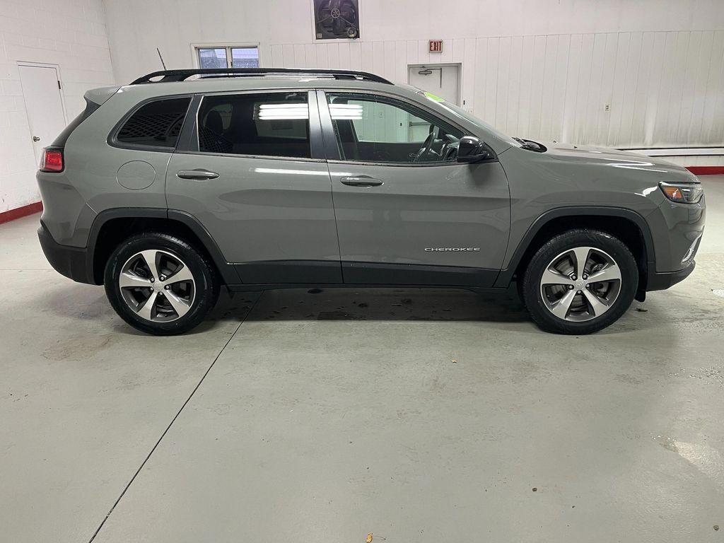 used 2022 Jeep Cherokee car, priced at $23,495